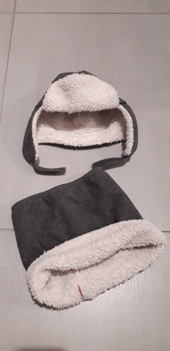 Ensemble tour de cou+bonnet Isotoner