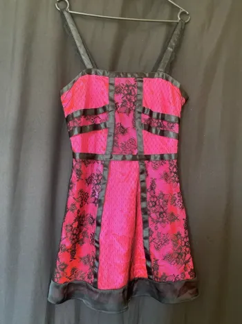 Petite robe dentelle