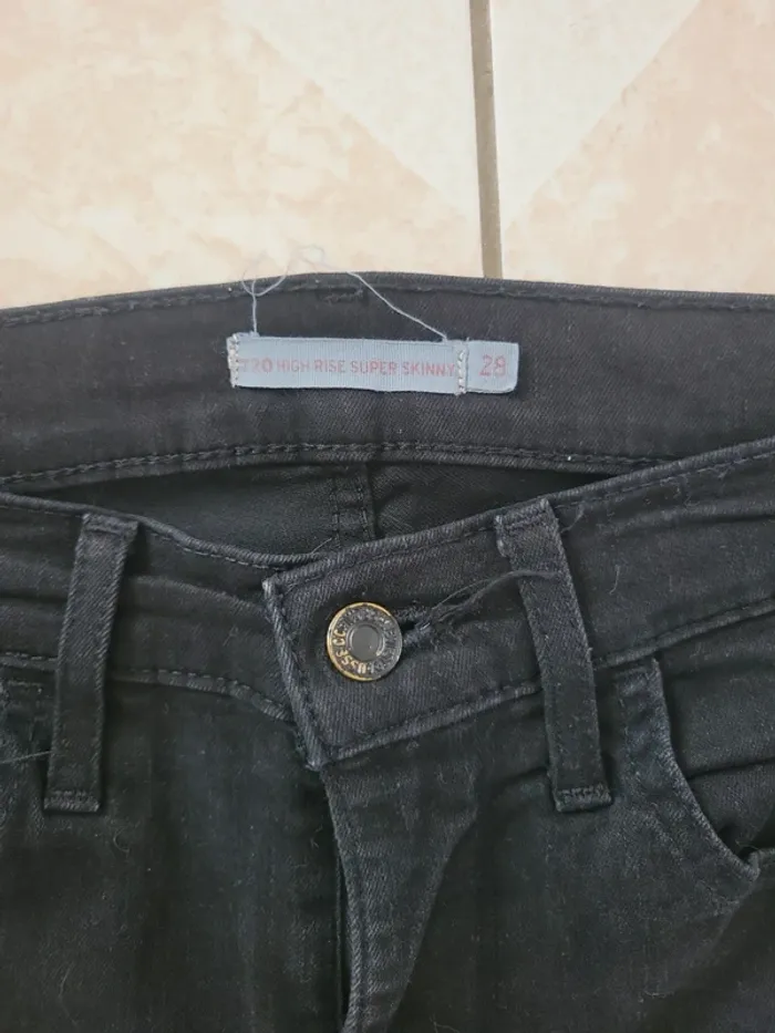Jean super skinny taille 28 ou 38 Levi strauss - photo numéro 3