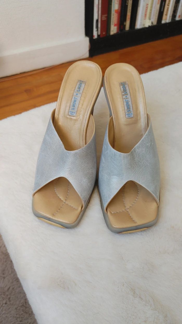 Magnifique escarpins mule en excellent état vintage en cuir bleu - photo numéro 3
