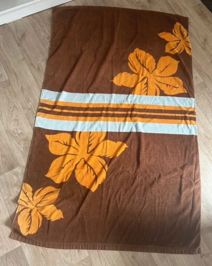 Esthederm serviette de plage, +paréo assorti  Ensemble plage - photo numéro 2