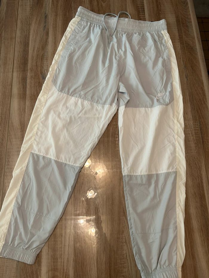 Jogging Nike neuf homme loose fit blanc et gris avec étiquette - photo numéro 2