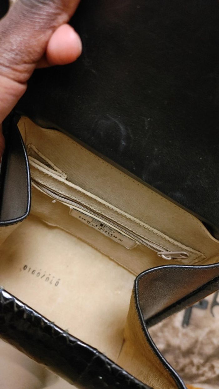 Magnifique sac vintage en cuir exotique noir longue bandoulière - photo numéro 12