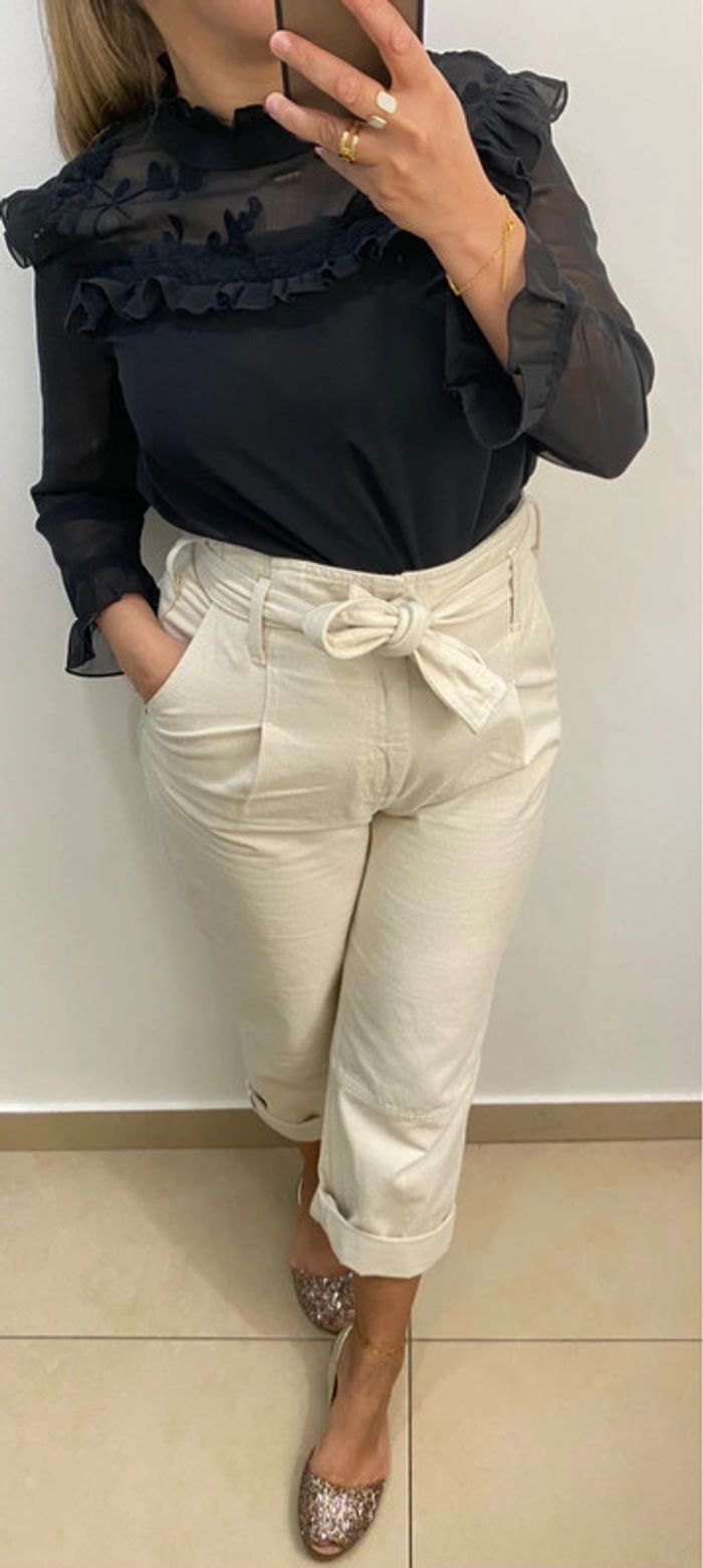 Blouse brodée avec volant - photo numéro 2