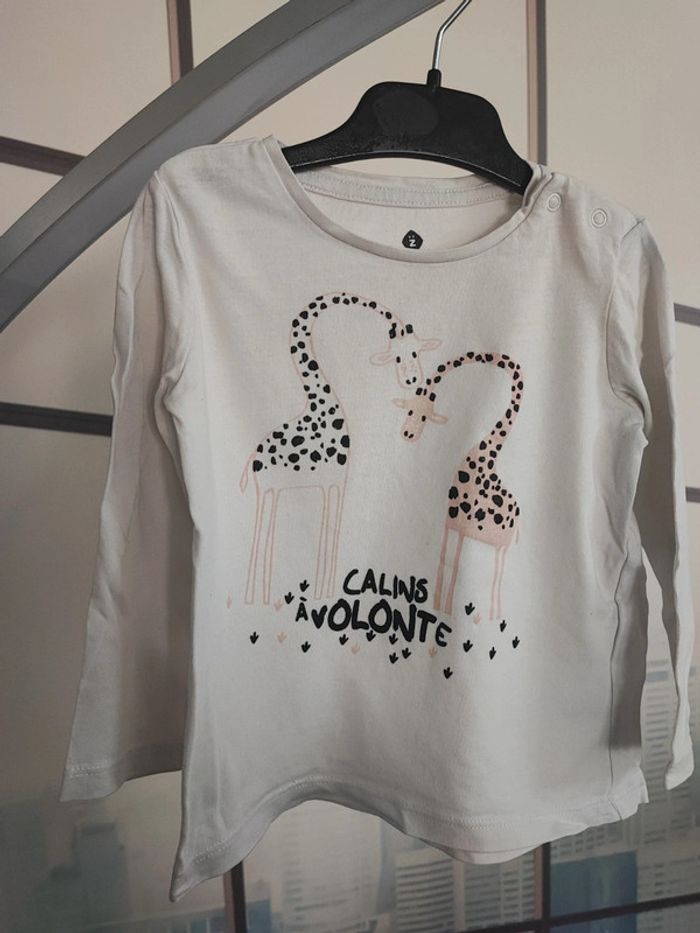 T-shirt manches longues taille 24 mois - photo numéro 2