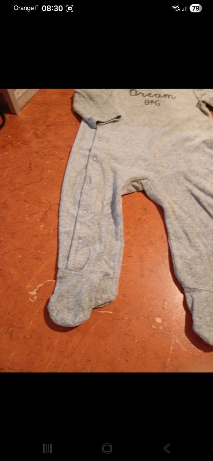 Pyjama bébé taille 12 mois - photo numéro 3
