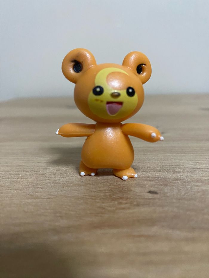 Figurine Pokémon teddiursa
