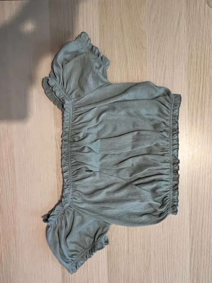 Croc top