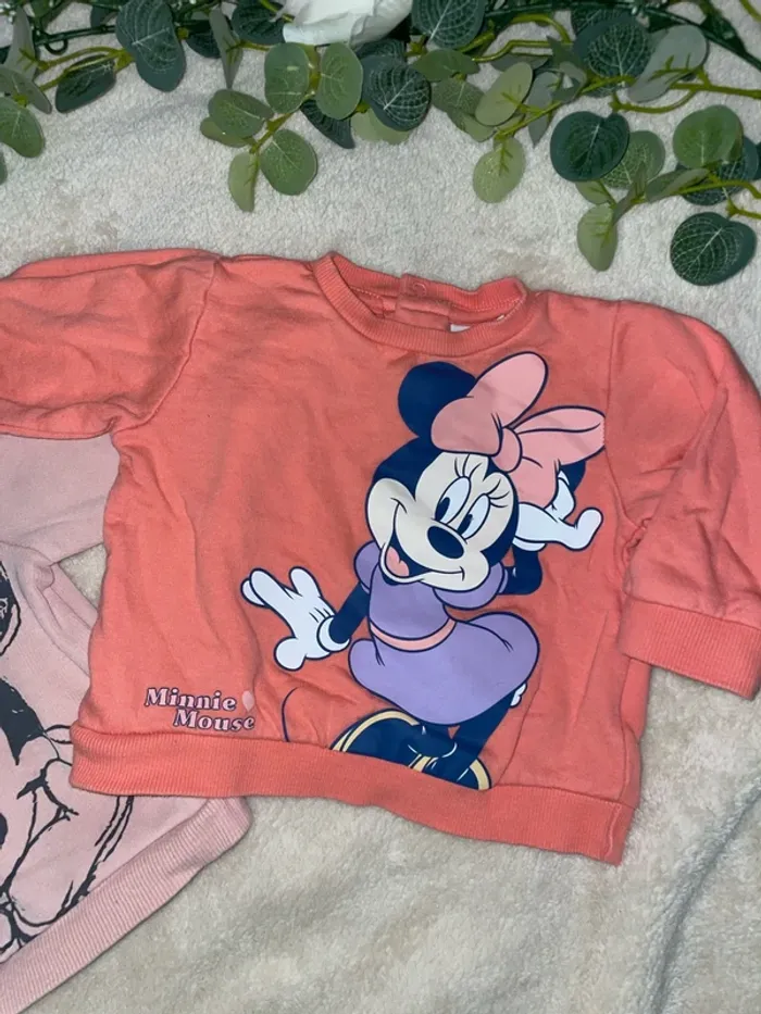 Lot deux pulls Minnie Disney 3 mois - photo numéro 3
