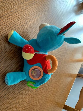 Peluche d’éveil