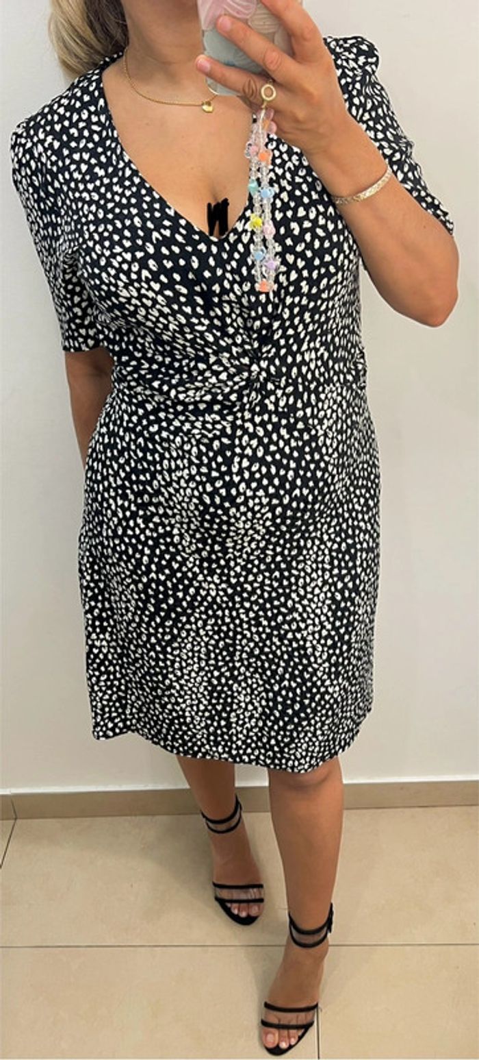Robe Maje avec des petits cœurs Col V Taille 40 - photo numéro 2