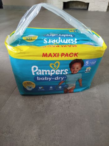 Paquet couche Pampers taille 5