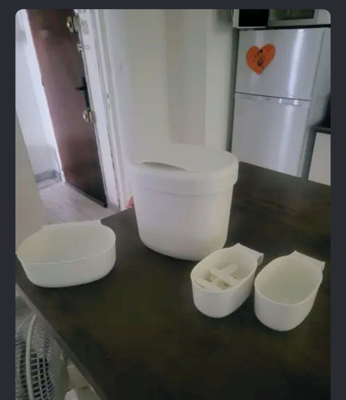 Table a langer + lot de rangement et poubelle - photo numéro 2