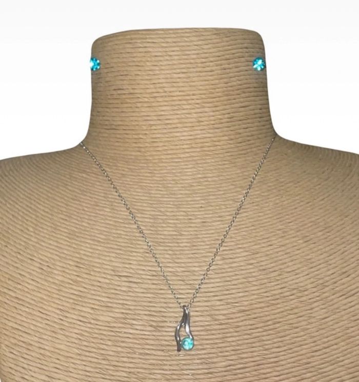 🌸 Parure de bijoux. 🌸 Neuf. Boucles d’oreilles. Collier et pendentif. - photo numéro 9