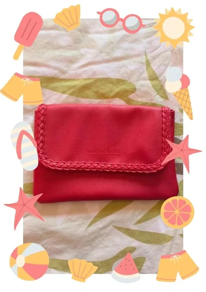 Petite pochette rouge
