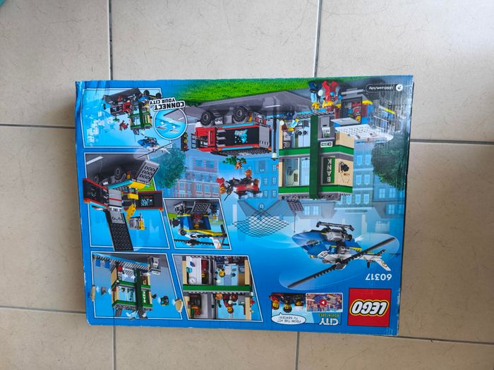 LEGO City 60317 : Police Chase at the Bank - photo numéro 4