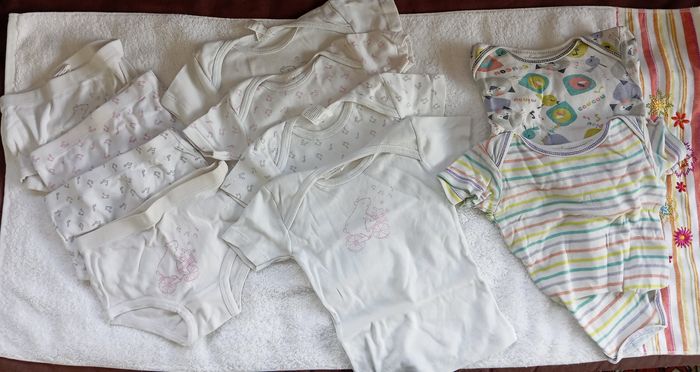 Lot body taille 12 mois