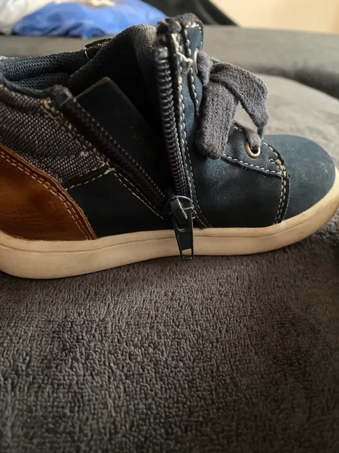 Baskets montantes taille 23 - photo numéro 3