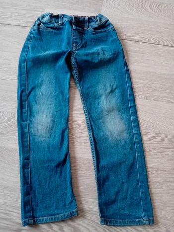 Jeans 7 ans tissaia mais taille plutôt 6 ans