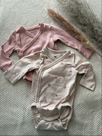 Lot de 2 bodies H&M / Kiabi