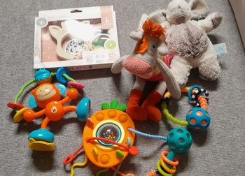 LOT JOUETS D'ÉVEIL DIVERS