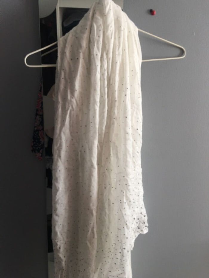 Écharpe tissu blanche et strass