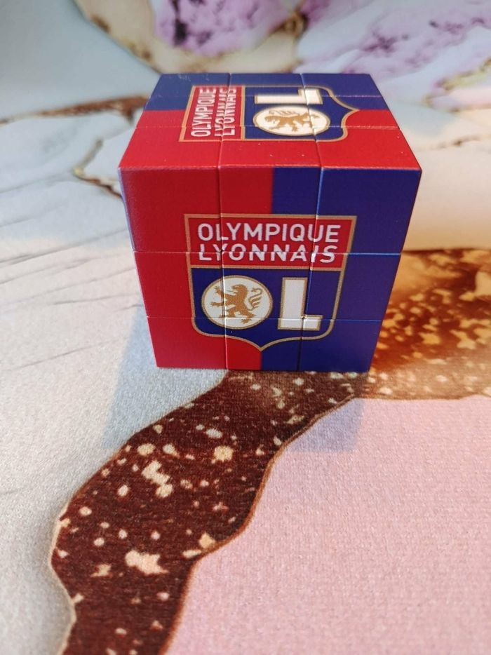 Rubik's cube olympique lyonnais - photo numéro 2
