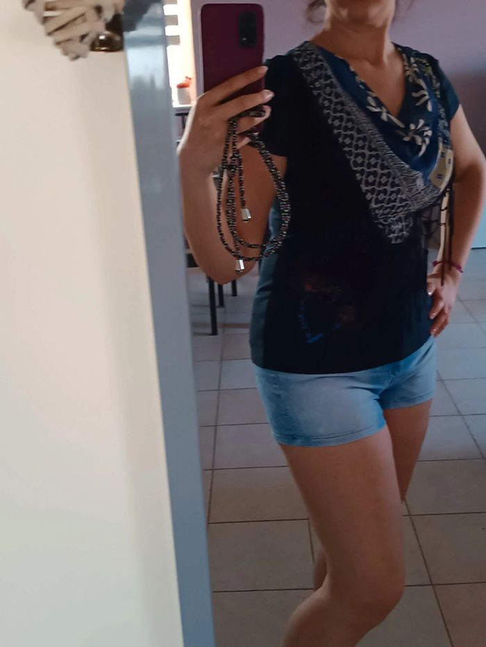 T-shirt Desigual bleu marine avec foulard - neuf sans étiquette - taille M - photo numéro 8