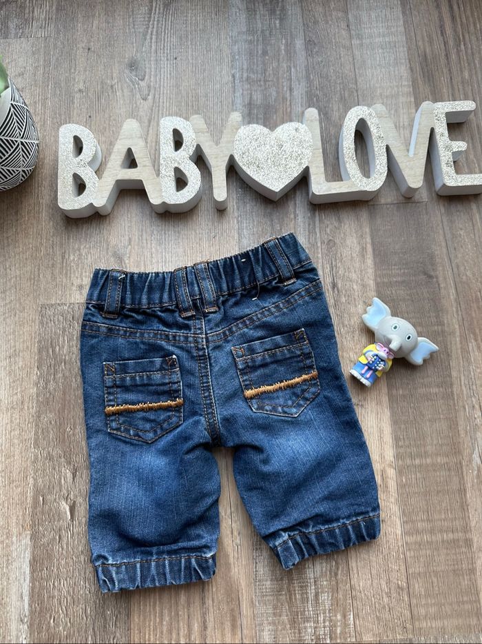 - Jeans Kitchoun    - 1 mois  - Très bon état - photo numéro 2