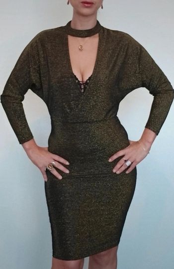 Robe soirée pailletée dorée décolletée sexychic