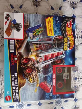 Hot wheels bone shaker