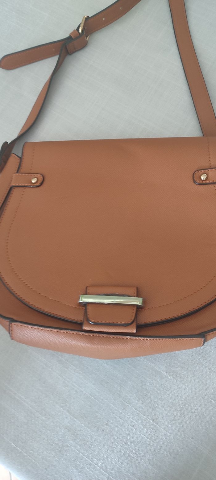 Sac cuir benetton neuf - photo numéro 1