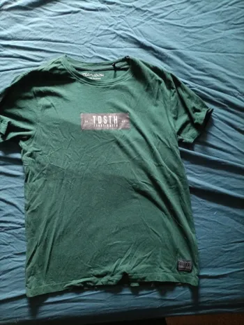 Joli t shirt Teddy Smith 16 ans