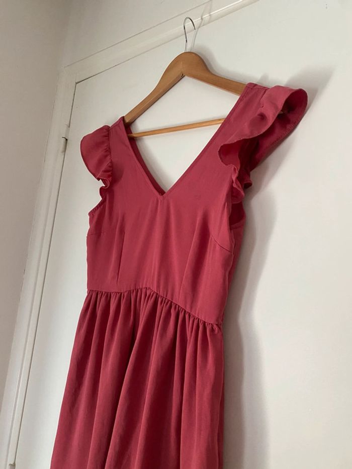 Petite Robe Avec Volant Dos Ouvert Avec Boutons Taille 34 Etam - photo numéro 2
