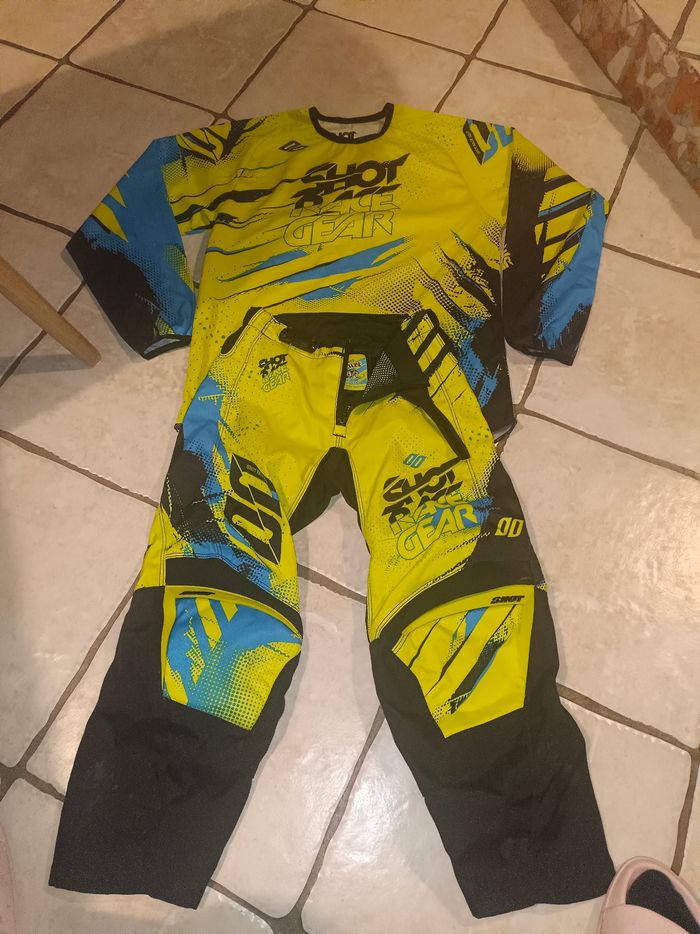Ensemble moto cross