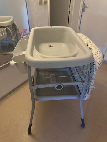 Table à langer avec baignoire cuddle & bubble - gris - chicco