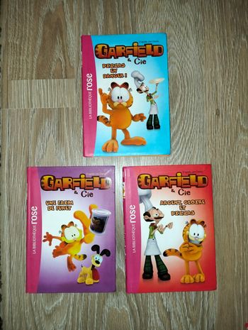 Lot de quatre livres Garfield