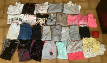 Lot 30 vêtements fille 10 ans 