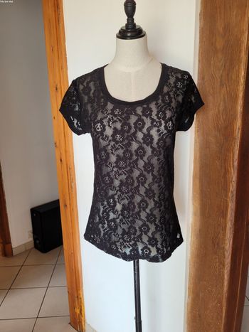 Tee shirt noir dentelle