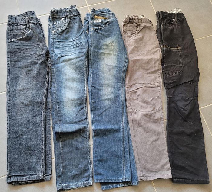 Lot de vêtements 14 ans très bon état 5 jeans + 2 débardeurs + 2 shorts de bain - photo numéro 4