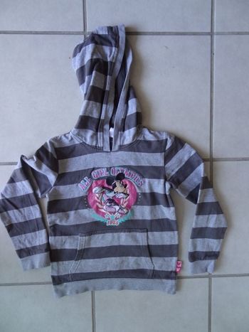 sweat à capuche Disney T 8ans