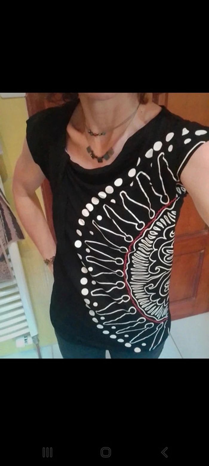 T-shirt femme noir Desigual - photo numéro 2
