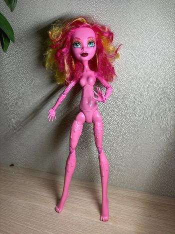 Monster high gooliope géante