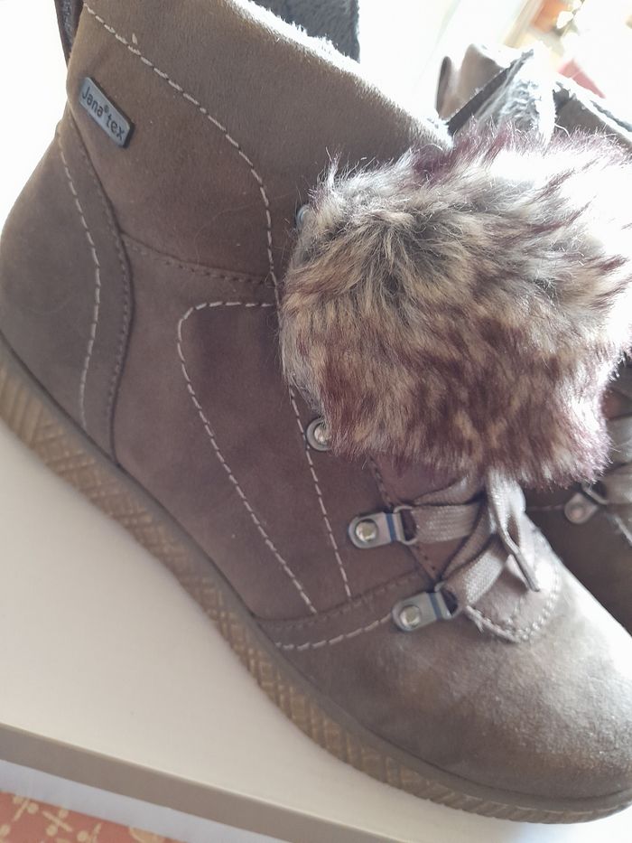 CHAUSSURES HAUTES "JANA RELAX" TAILLE  39 - photo numéro 2