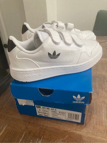 Baskets neuves adidas mixte 33 et demi
