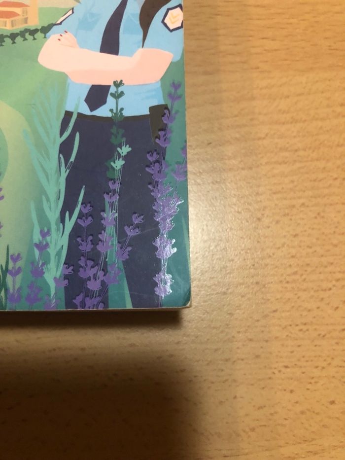 Livre broché Cosy Mystery « Lavande, savons et calissons » - photo numéro 3