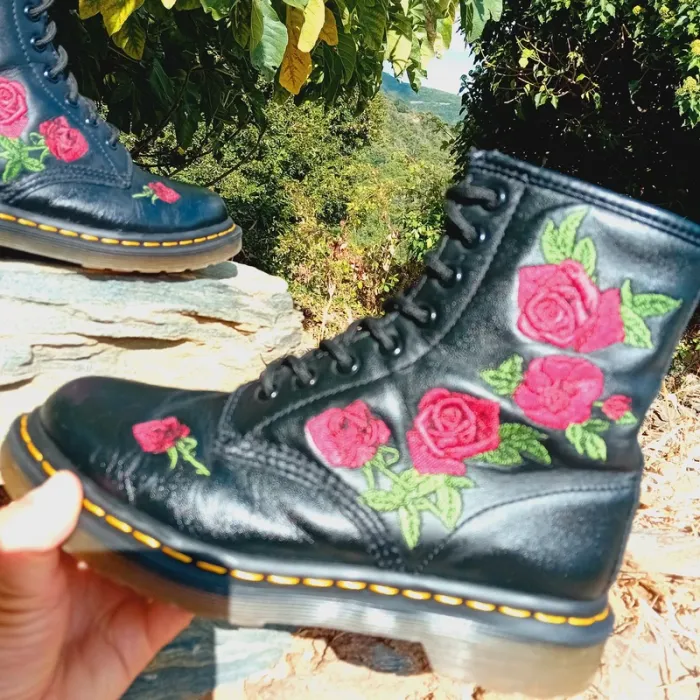 Dr. Martens Vonda roses brodées 37 - photo numéro 2