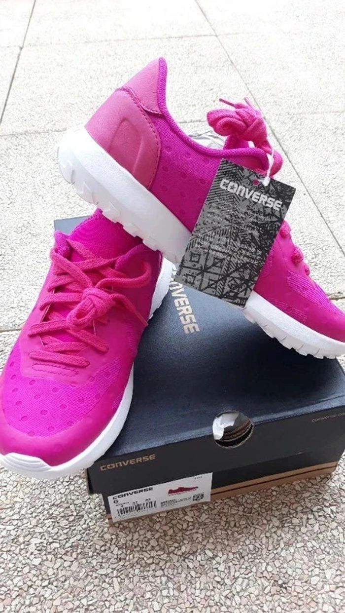 Converse taille 37 toute neuve - photo numéro 3