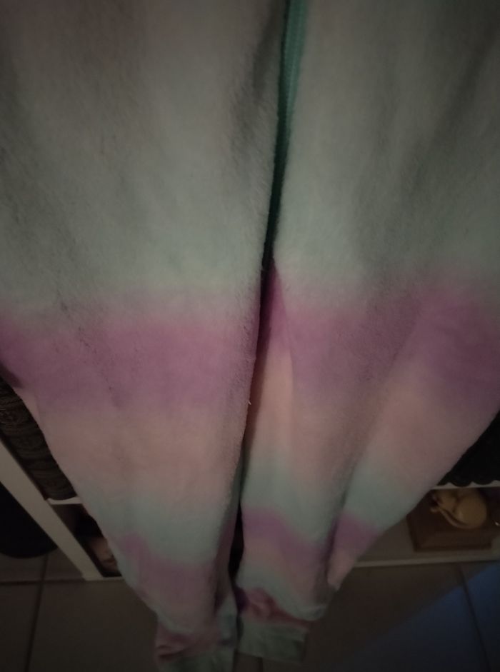 Combinaison pyjamas polaire Licorne multicolore en très bon état - photo numéro 4