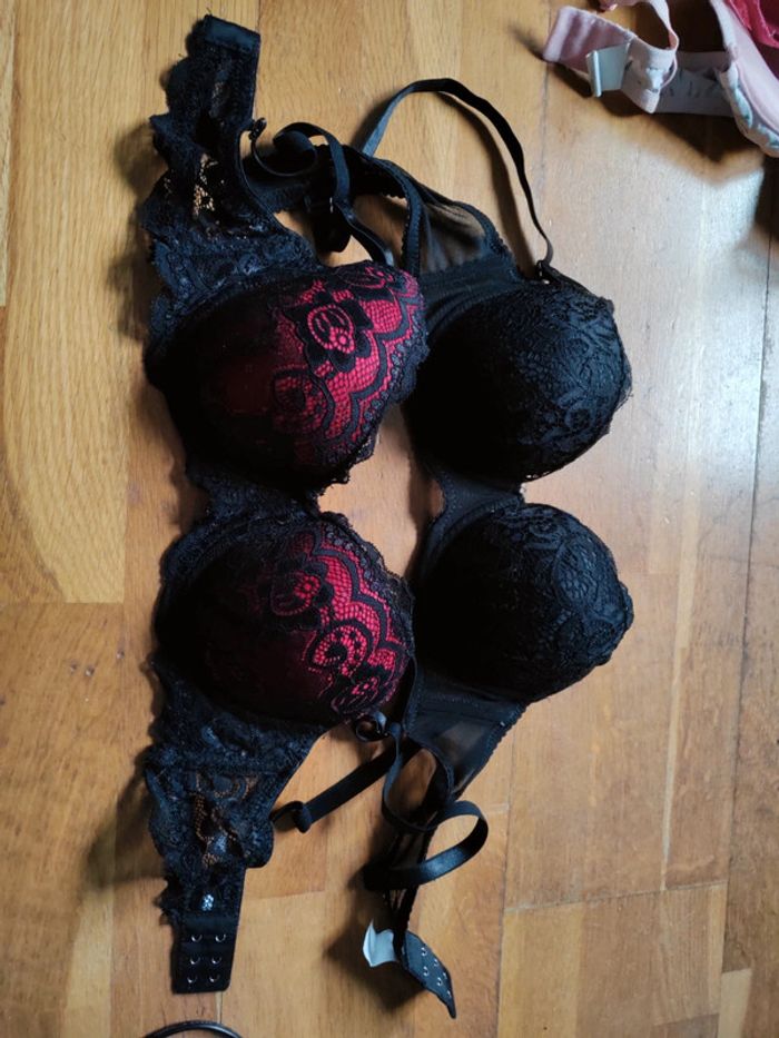 Deux soutient gorge